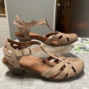 Rockport women shoes, sandal, tan leather. Size 7